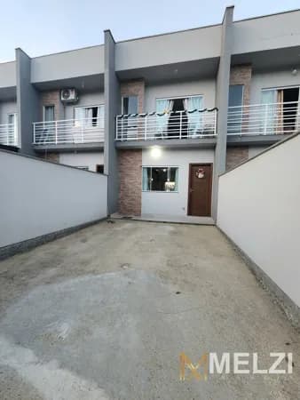 SOBRADO COM MÓVEIS PLANEJADOS