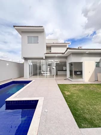 Sobrado em Rio Verde - Residencial Interlagos