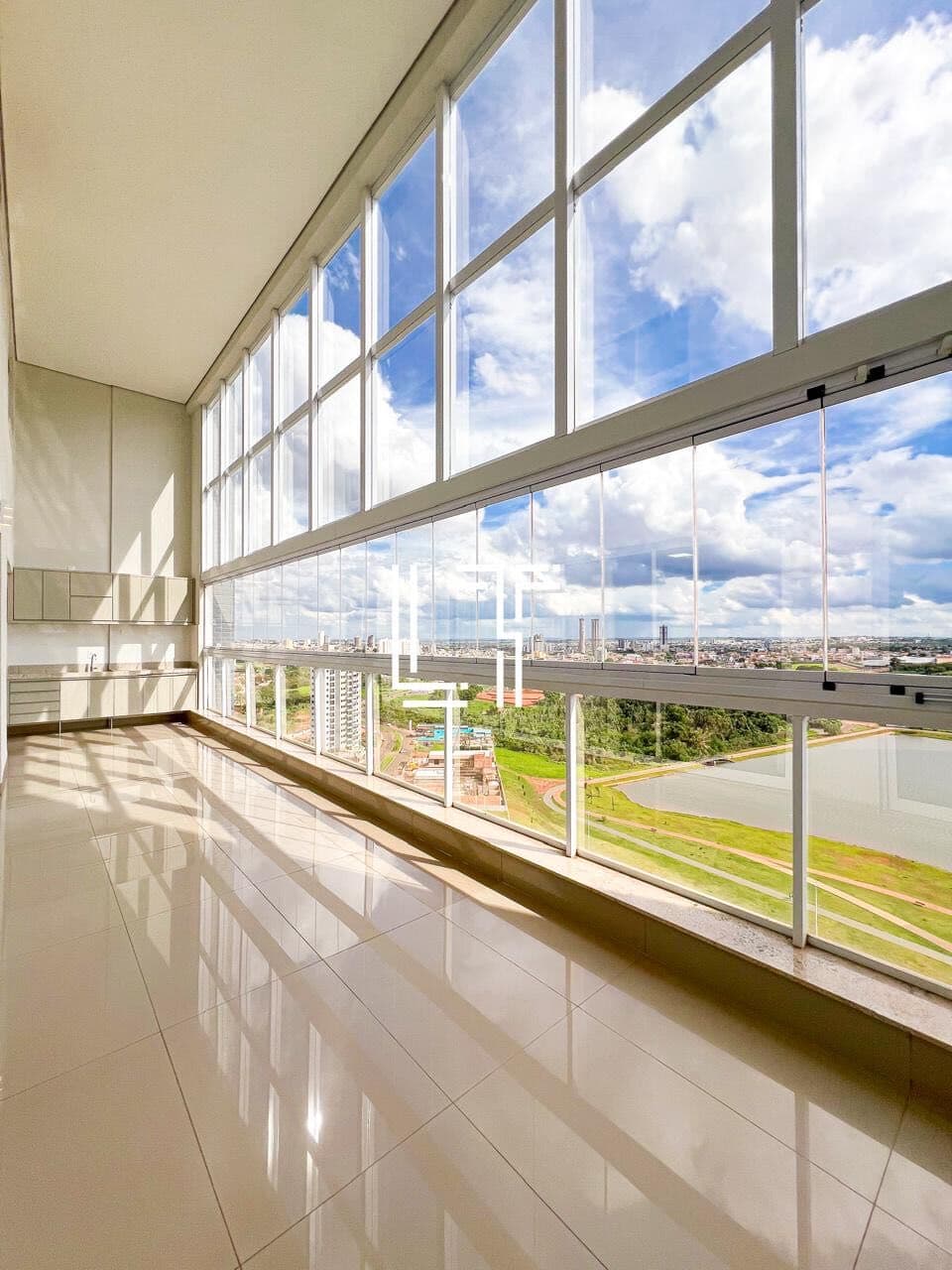 Apartamento em Rio Verde - Residencial Interlagos