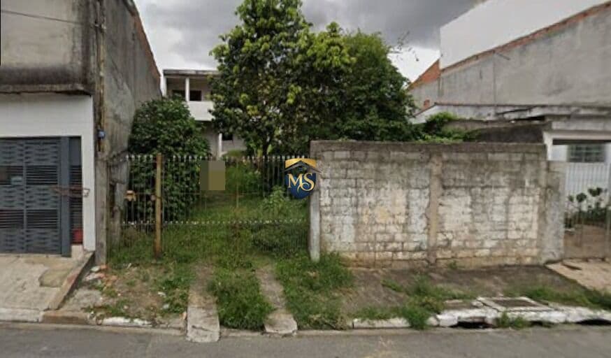 Terreno com um sobrado nos fundos em Parque Jurema, Guarulhos/SP