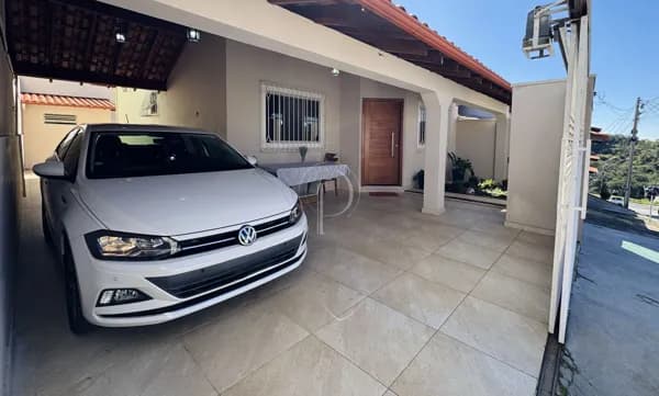 Casa Exclusiva no Jardim Rio Bonito — Uma oportunidade rara na Zona Sul