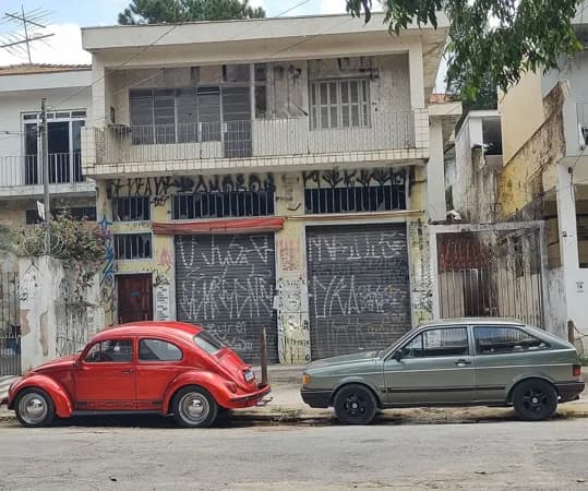 Terreno de 426m² ( 10m de Frente) com edificação, Vila Gomes perto da Praça Elis Regina - Av. Corifeu - USP