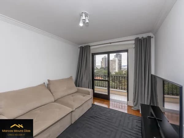 Apartamento na Pompéia, com 3 dormitórios, 1 suíte, e 2 vagas e dependência de serviço completa. Edifício com Portaria 24 hs, Gerador e Lazer