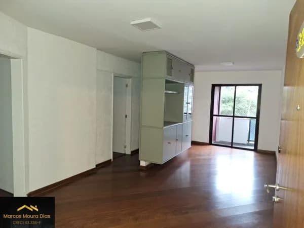 Apartamento com sacada em Pinheiros, 2 dormitórios ( 1 suíte) e 2 vagas,Edifício com Portaria 24 hs, Gerador e Lazer