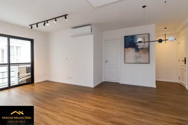 Apartamento 3 Dormitórios 1 Suíte 2 Vagas na Vila Olímpia Reformado