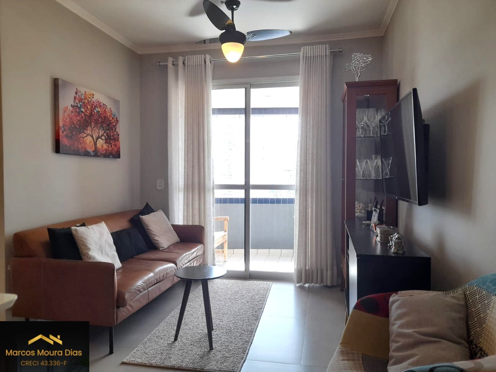 Apartamento na Pompeia com 2 dormitórios (1 suíte) e 1 vaga, próximo ao Sesc Pompeia. Edifício com portaria 24h e lazer