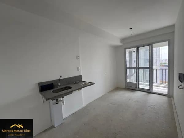 Apartamento com Sacada, 2 Dormitórios e 1 Vaga