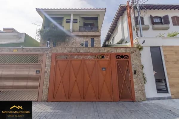 Sobrado com 4 Dormitórios ( 2 Suítes), 4 Vagas de Garagem, Churrasqueira na Vila Ipojuca, São Paulo, SP