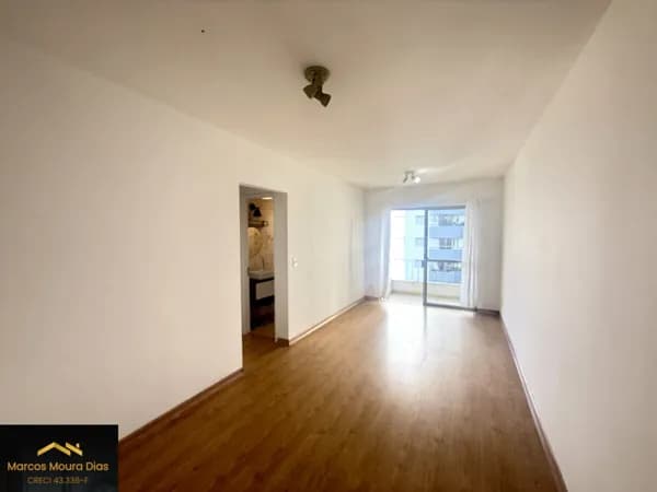 Apartamento com Portaria 24 hs e Gerador em Perdizes com 3 Dormitórios