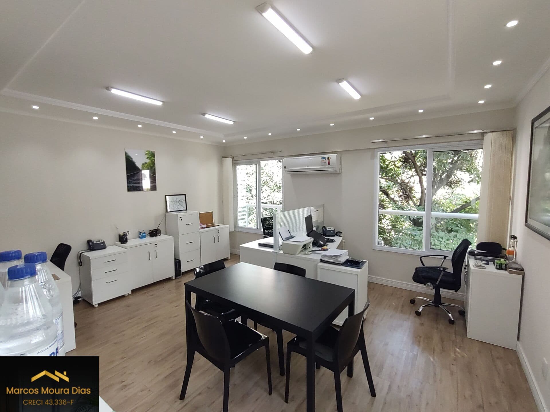 Conjunto mobiliado com ar condicionado à venda, 33 m², 2 banheiros e 1 Vaga de Garagem - Pompeia - São Paulo/SP