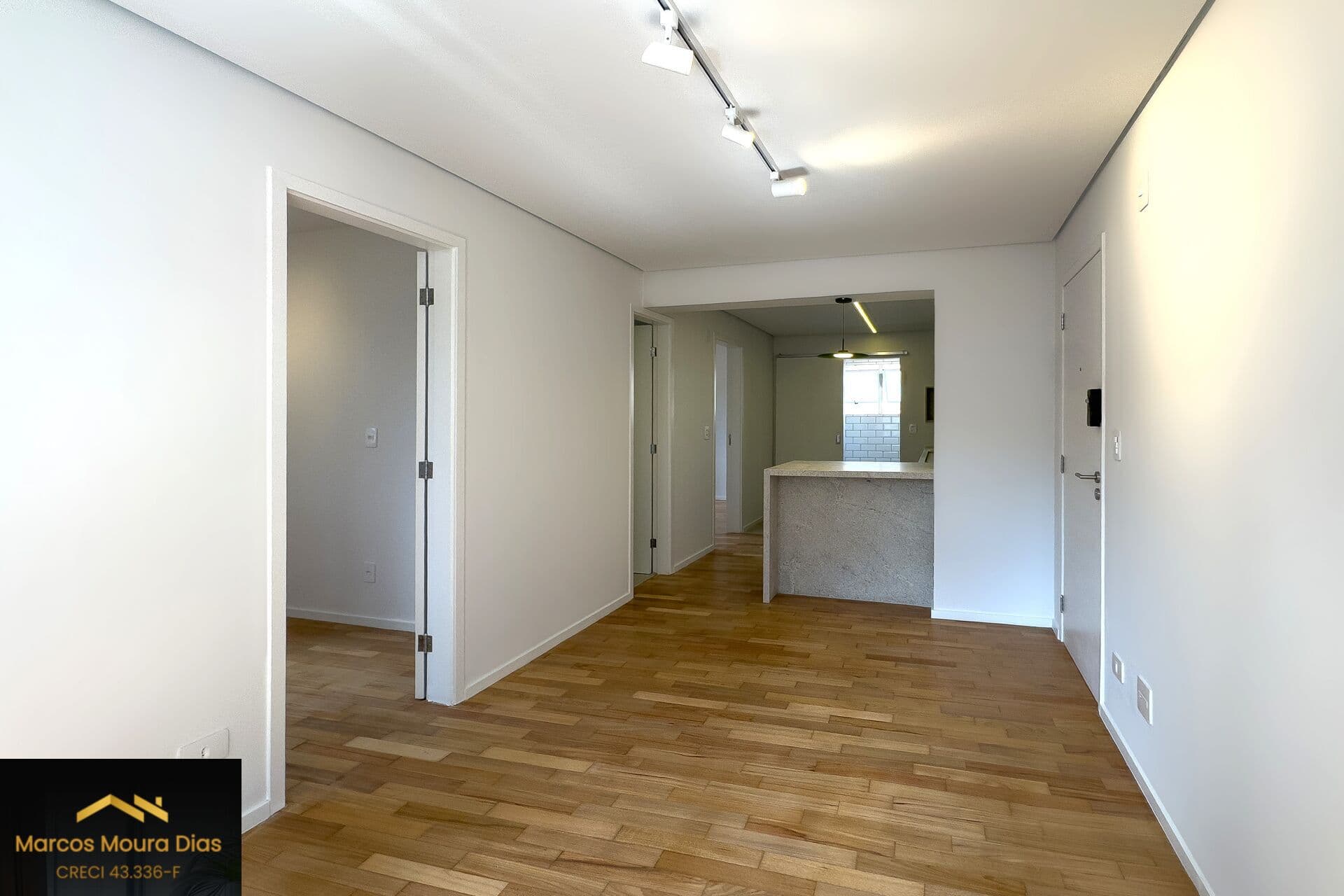 Apartamento no Alto da Lapa REFORMADO com 2 Dormitórios e 1 Vaga Coberta. Edifício com Lazer