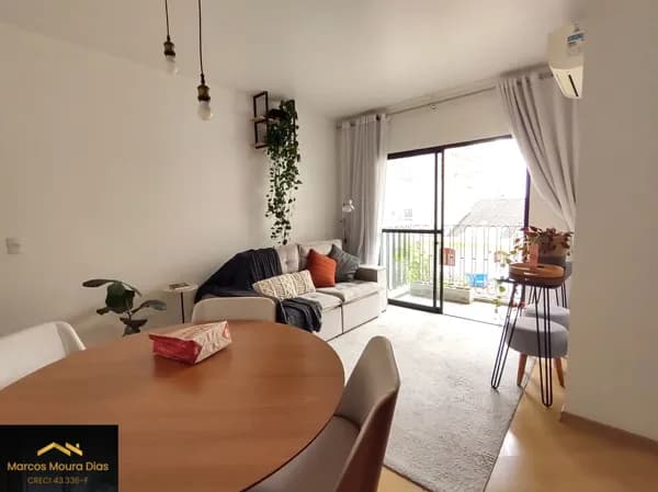 Apartamento Vila Olímpia com 65 m², Sala com Varanda, 2 Dormitórios, Ar Condicionado, 1 Vaga, Edifício com Portaria 24 hs