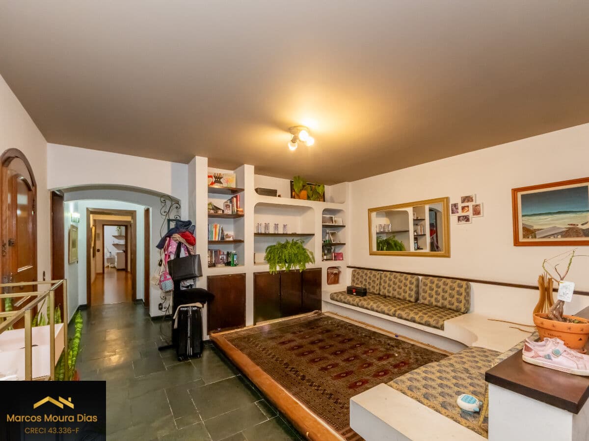 Apartamento em Perdizes com 4 quartos ( 1 suíte), , 215m². Edifício com Lazer e 1 apto por Andar