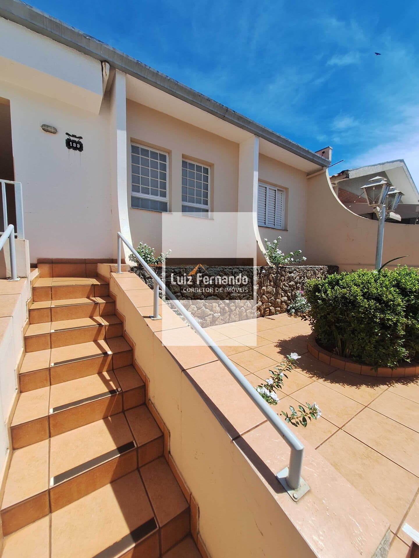 Casa Padrão excelente localização próxima ao Centro