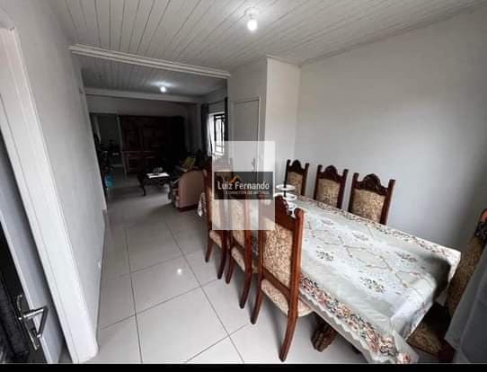 Casa 3 suítes excelente localização aceita permutas.