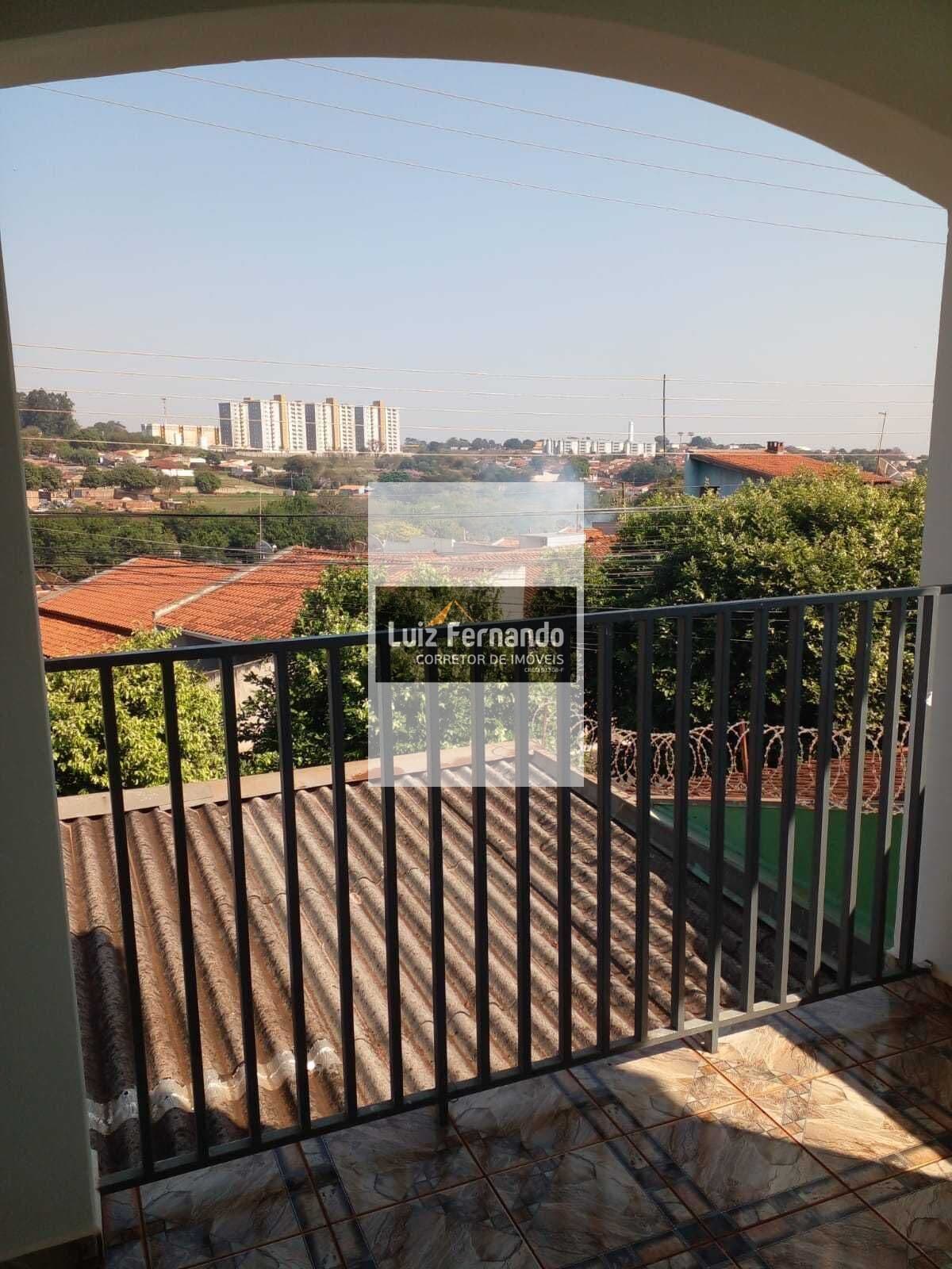 Casa assobradada + salão comercial