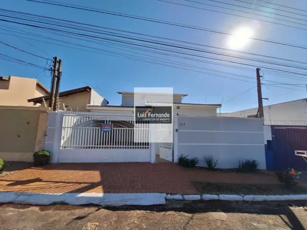 Sobrado 4 suítes área de lazer com piscina