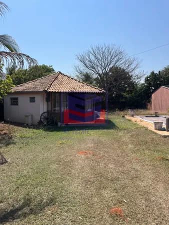 Rancho na avenida do Portal da Praia