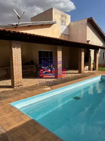 Rancho a venda no Portal da Praia