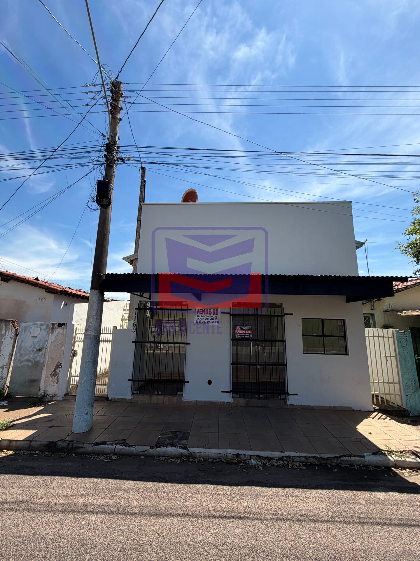 Salão Comercial com Casa para Venda em Buritama