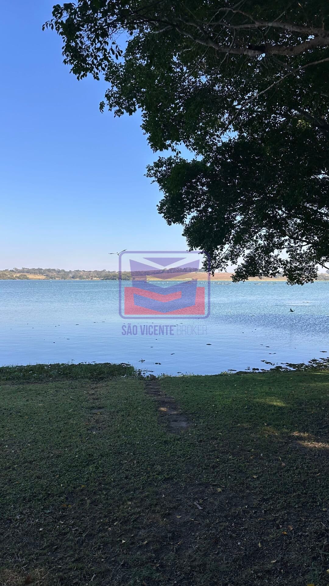Rancho às margens do Rio Santa Bárbara com praia privativa