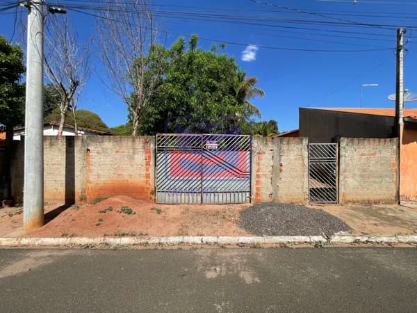 Lote de 11x44 na entrada da cidade de Buritama
