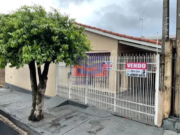 Casa no Centro de Buritama