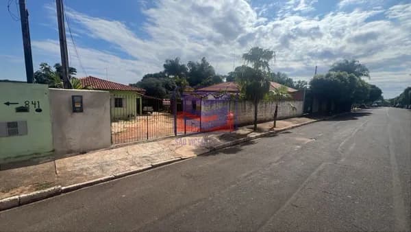 Casa com terreno de 1.012 m2 para Venda