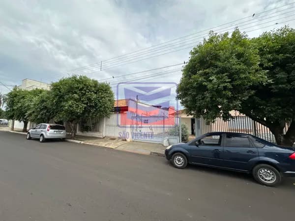 Casa no CENTRO DE BURITAMA PARA VENDA