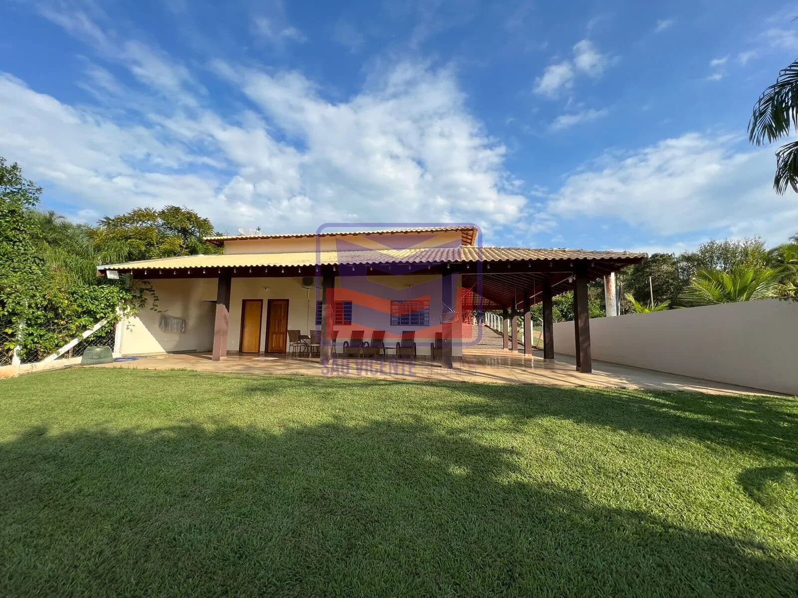 Rancho de frente para o Rio para Venda