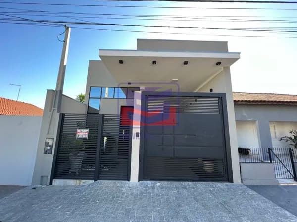Casa de alvenaria no bairro Centro em Buritama-SP