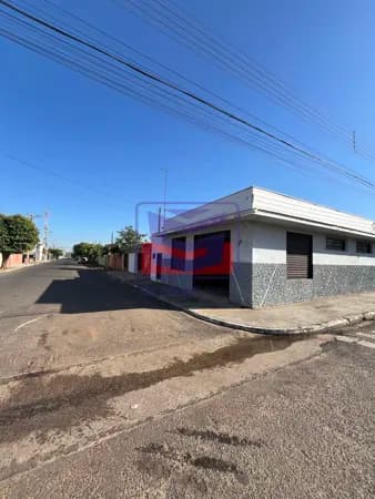 Barracão comercial de esquina à venda em Buritama