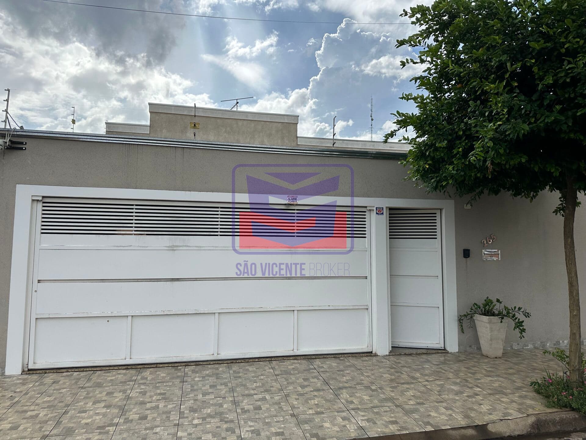 Casa para Venda no Bairro Interlagos em Buritama