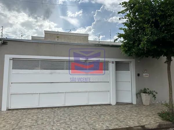 Casa para Venda no Bairro Interlagos em Buritama