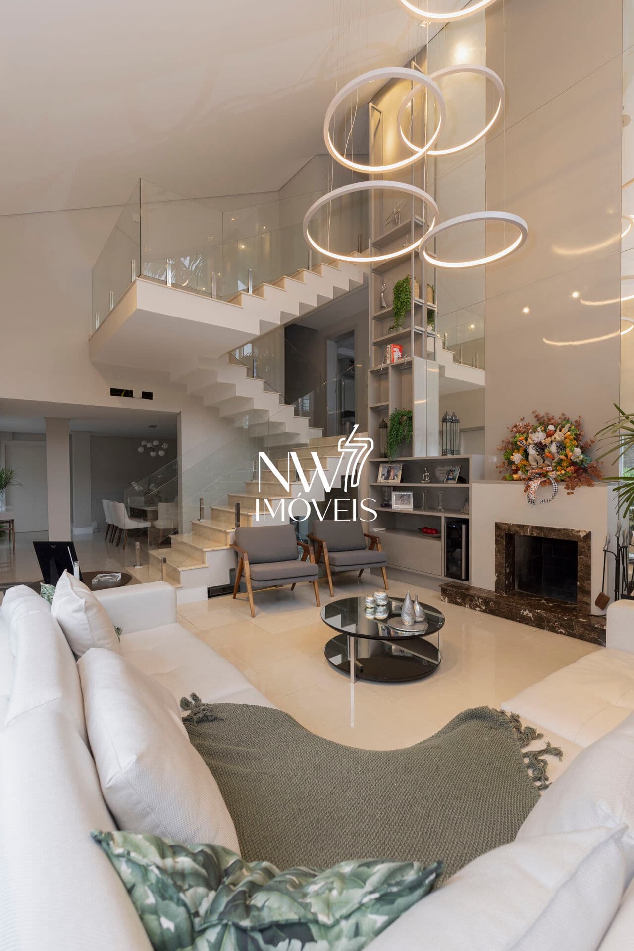 Casa espaçosa em condomínio Luxuoso