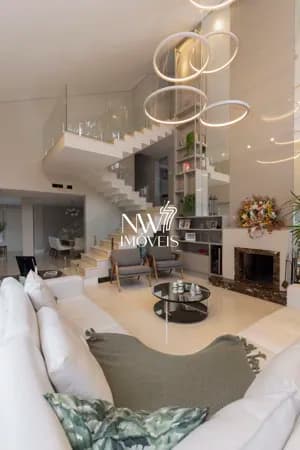 Casa espaçosa em condomínio Luxuoso