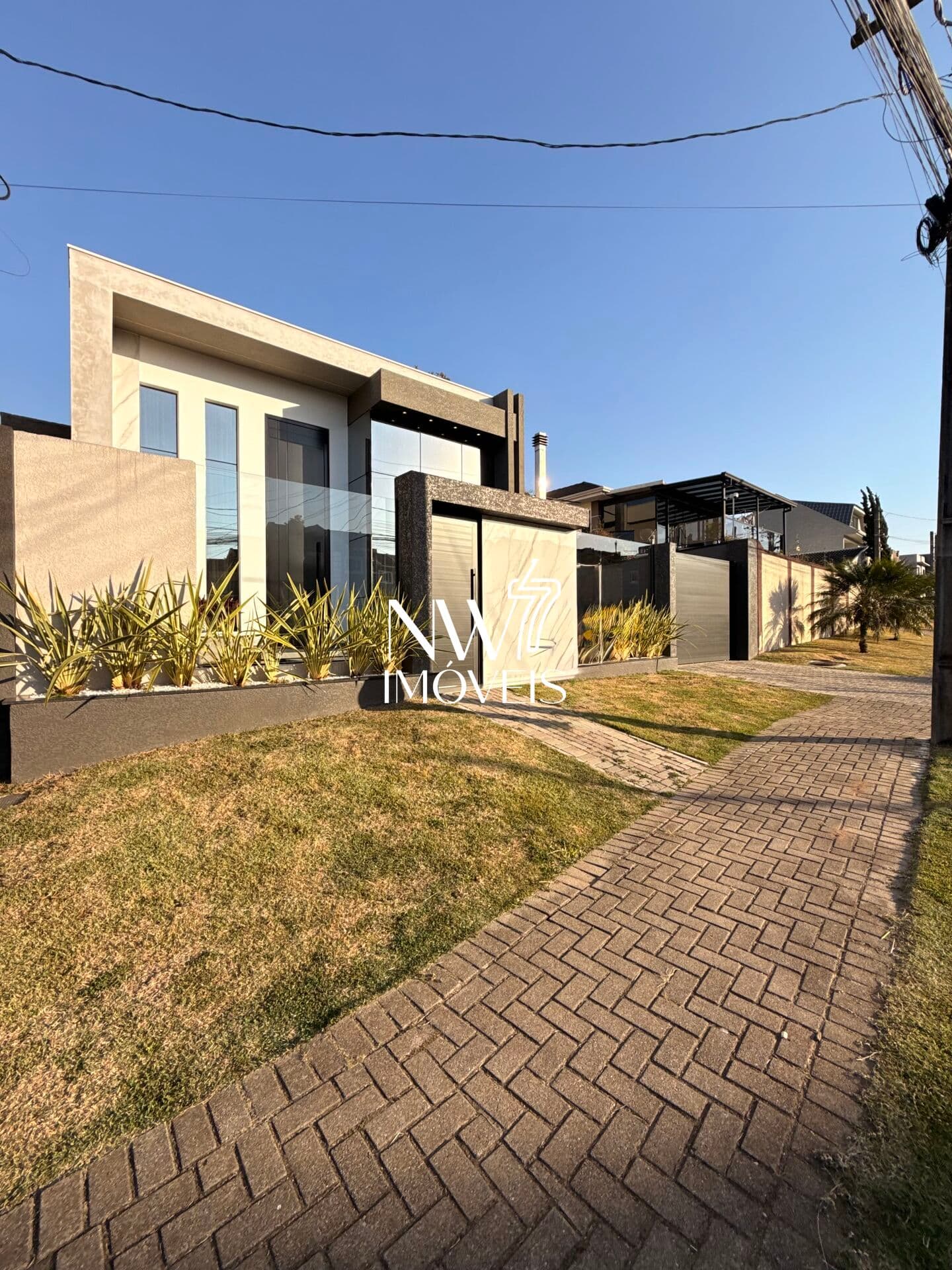 Casa de alto padrão no bairro Umbará, em Curitiba-PR