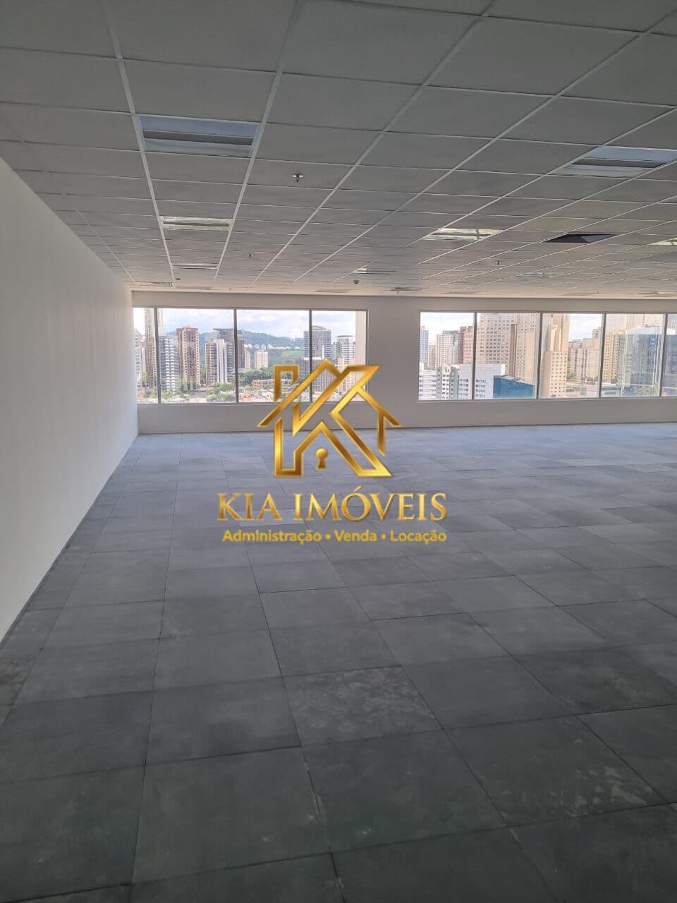Sala Comercial para Alugar no West Corp em Alphaville