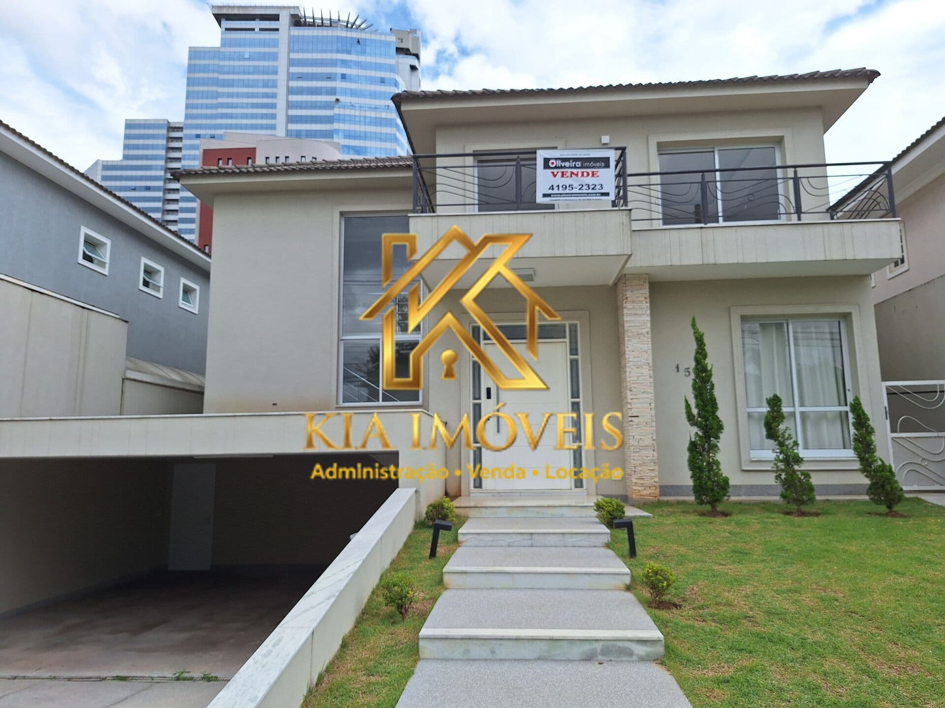 Casa à Venda no Alphaville Conde II | 4 Suítes | Piscina | 468m² Construídos