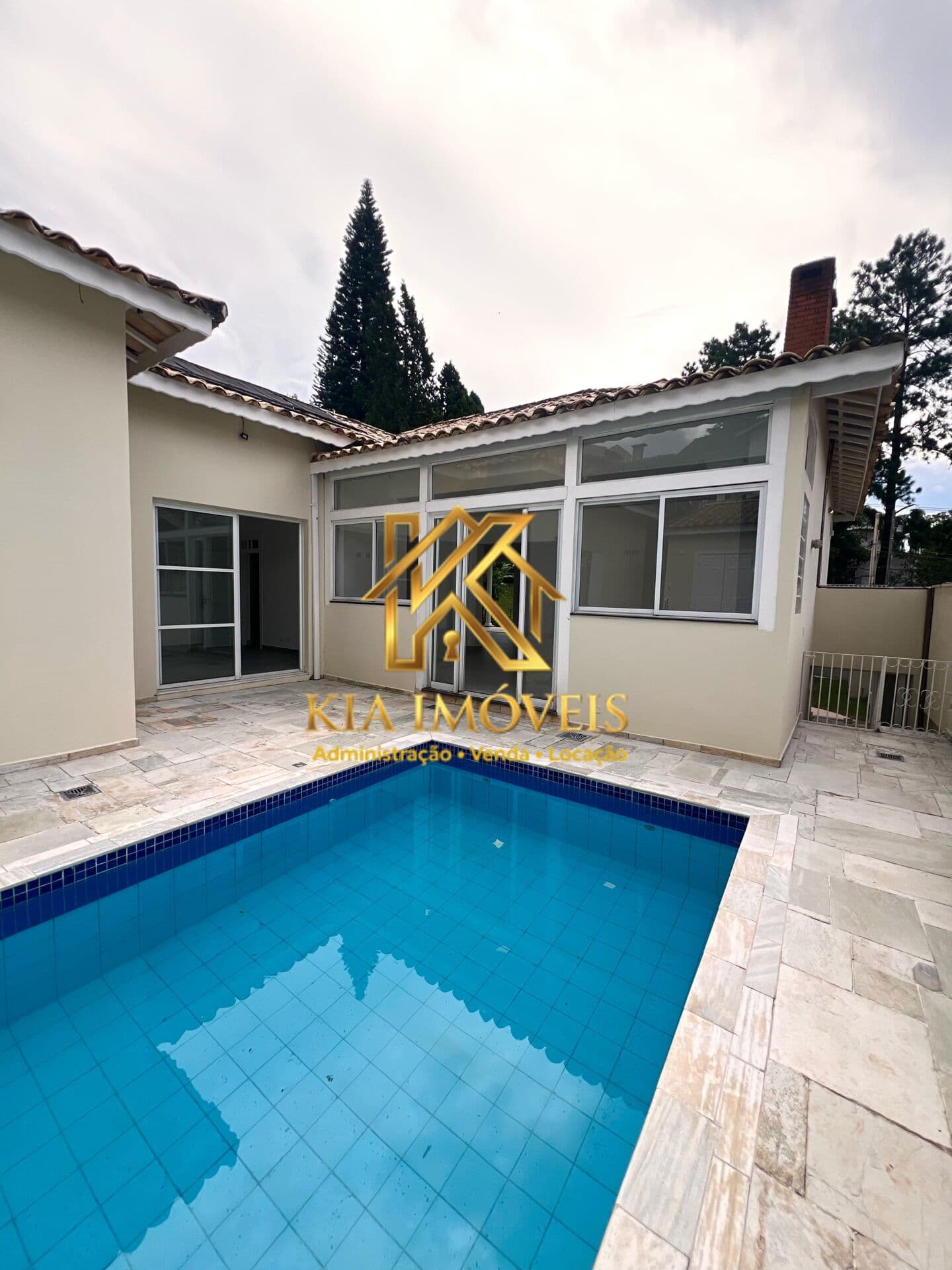 Casa Térrea à Venda na Aldeia da Serra – Morada dos Pássaros