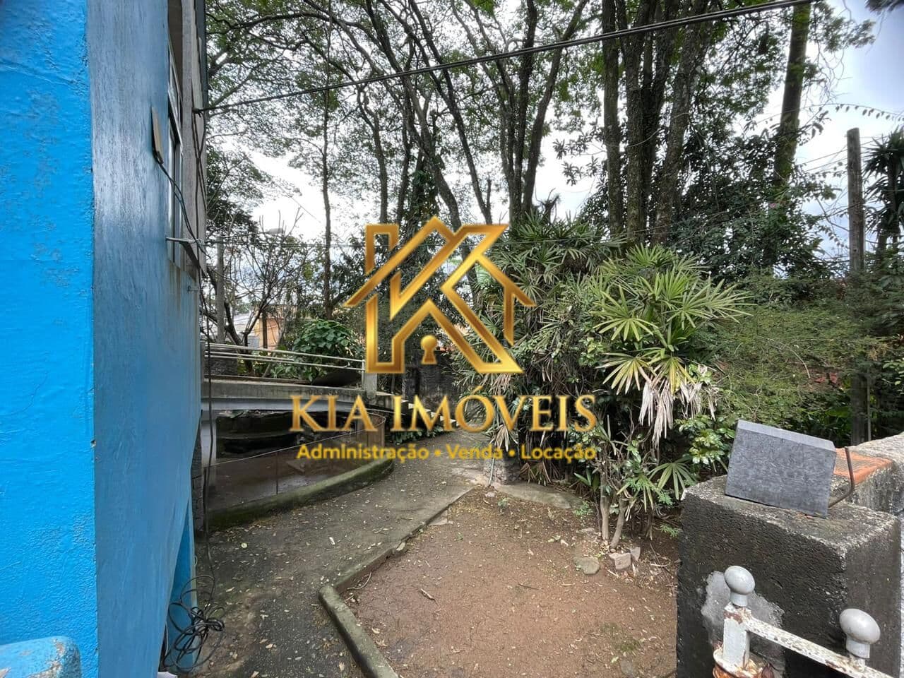Terreno á venda com casa de apoio em Itapevi