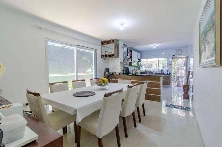 Casa à Venda – 200m² de Terreno | 183m² Construídos | 4 Quartos | Suíte com Closet | Área Gourmet Completa