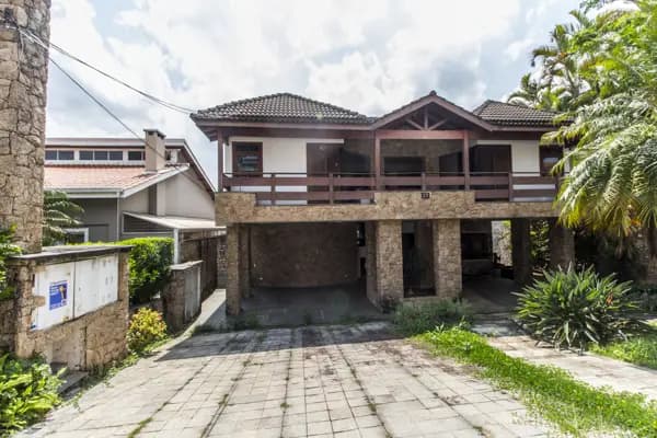 Casa à venda no bairro Alphaville em Santana de Parnaíba/SP