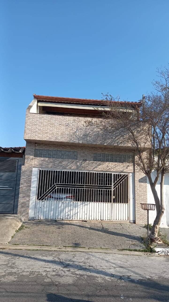Casa à Venda – 3 Dormitórios | Área Gourmet | Excelente Localização