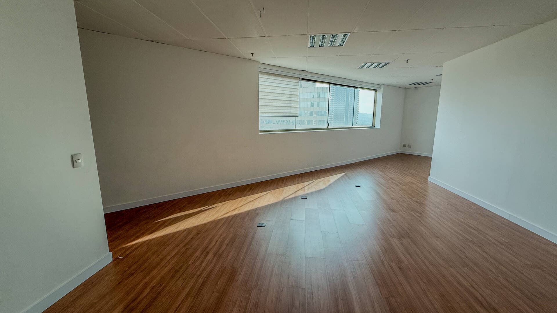 Sala comercial para Locação no Condomínio Gama Offices
