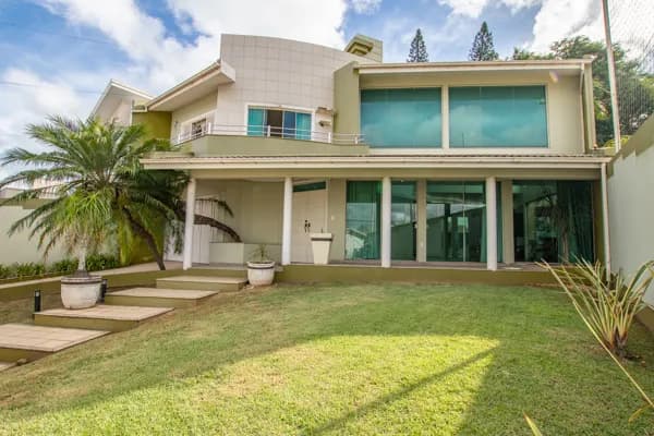 Casa Alto Padrão com terreno de mais de 1.000m².