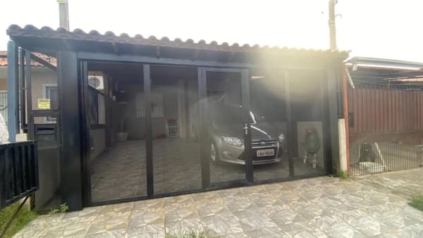 Casa à venda no bairro Chácara das Rosas em Cachoeirinha/RS