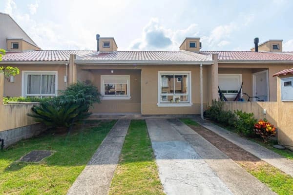 Casa à venda no bairro Central Parque em Cachoeirinha/RS