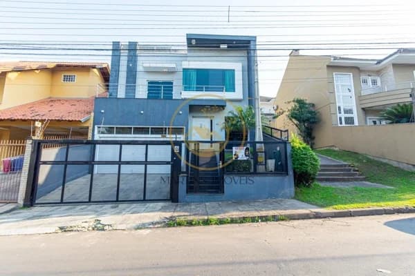 Sobrado à venda no bairro Vale do Sol em Cachoeirinha/RS