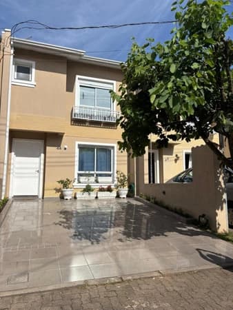 Casa à venda no bairro Central Parque em Cachoeirinha/RS